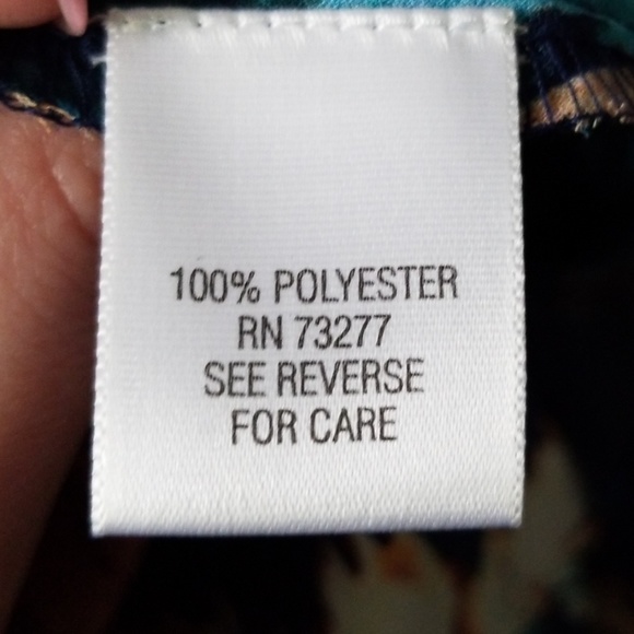 SOLD AT GARAGE SALE hi-low flowy sleeveless blouse - Picture 7 of 8